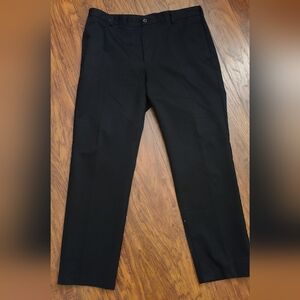 VAN HEUSEN Men's Black Flat Front Dress Pants - Size 38x32